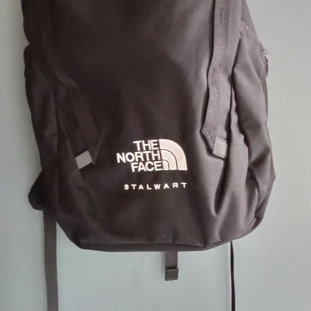 The North Face Stalwart Backpack Black FlexVent Laptop Bag‎ Venable Embroidered
